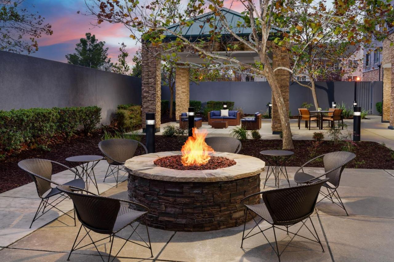 Courtyard By Marriott Sacramento Folsom Hotel Eksteriør billede
